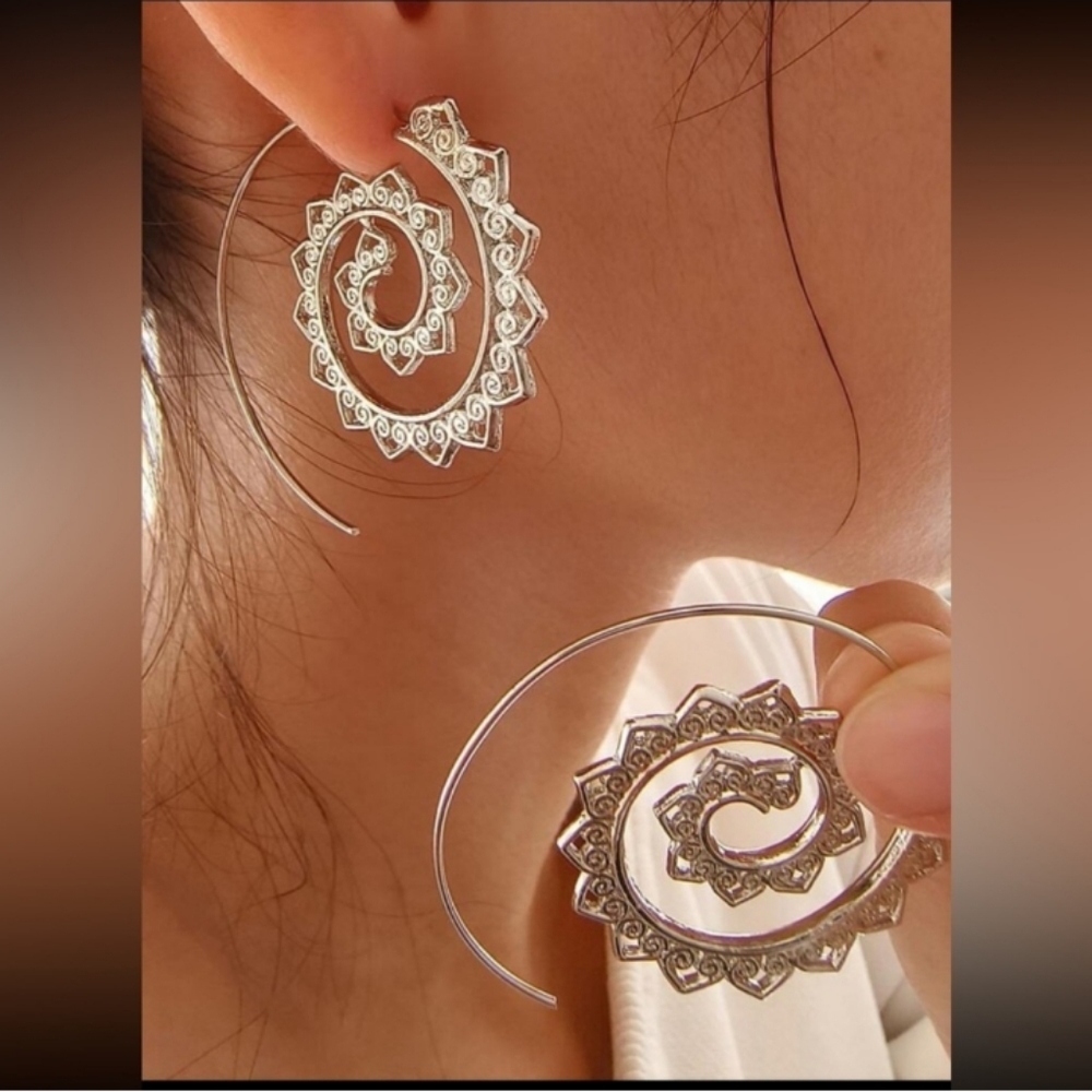 Silver Modern Threader BOHO Earrings NWOT Silver, hoops